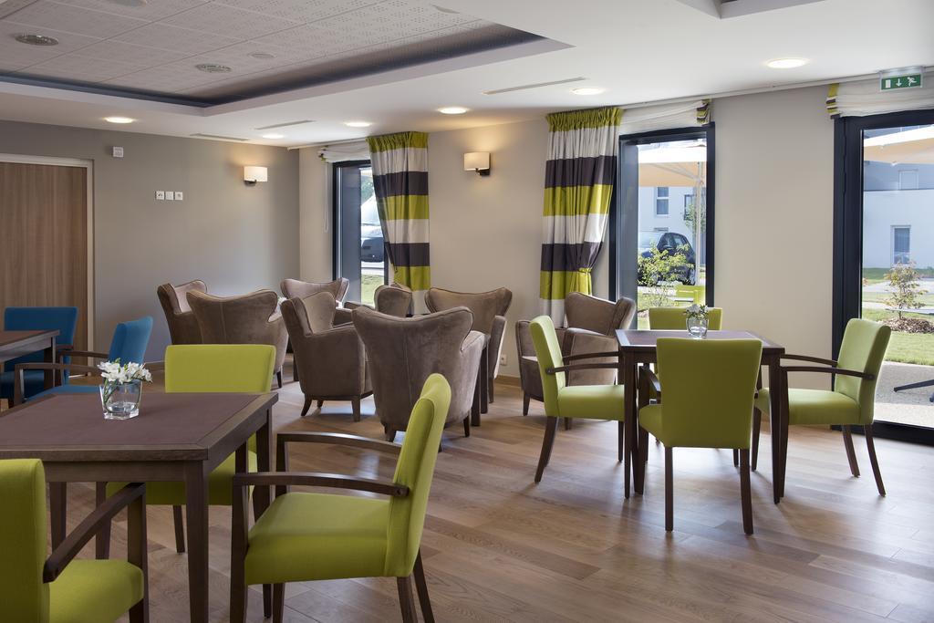 Domitys La Fleur De Lin Aparthotel Landerneau Exterior photo
